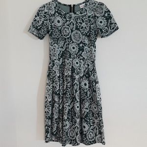 XS LuLaRoe Amelia (Jacquard)
